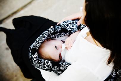 rebecca breastfeeding in slingezee discodollies sling